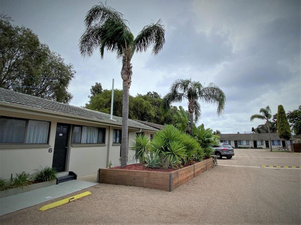 Hanging Rock Family Motel Batemans Bay Exterior foto